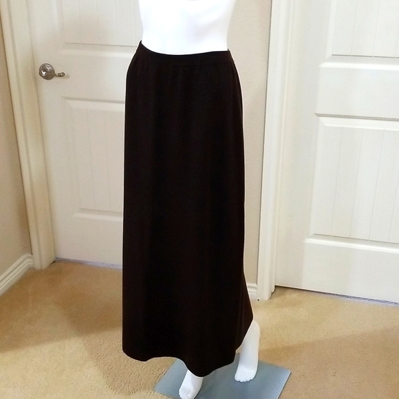 Katherine Kelly Brown sweater knit skirt - Picture 2 of 4